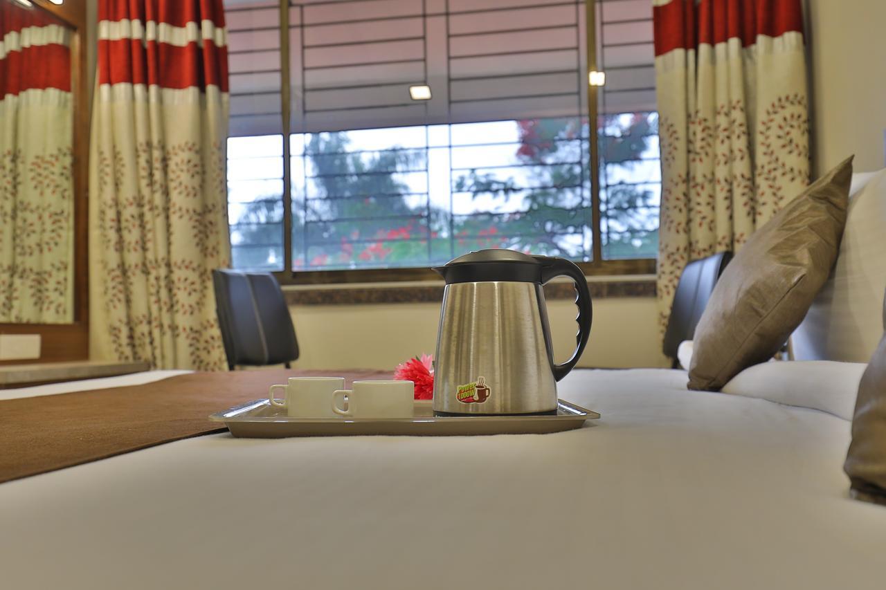 Highland Resort Lonavala Bagian luar foto