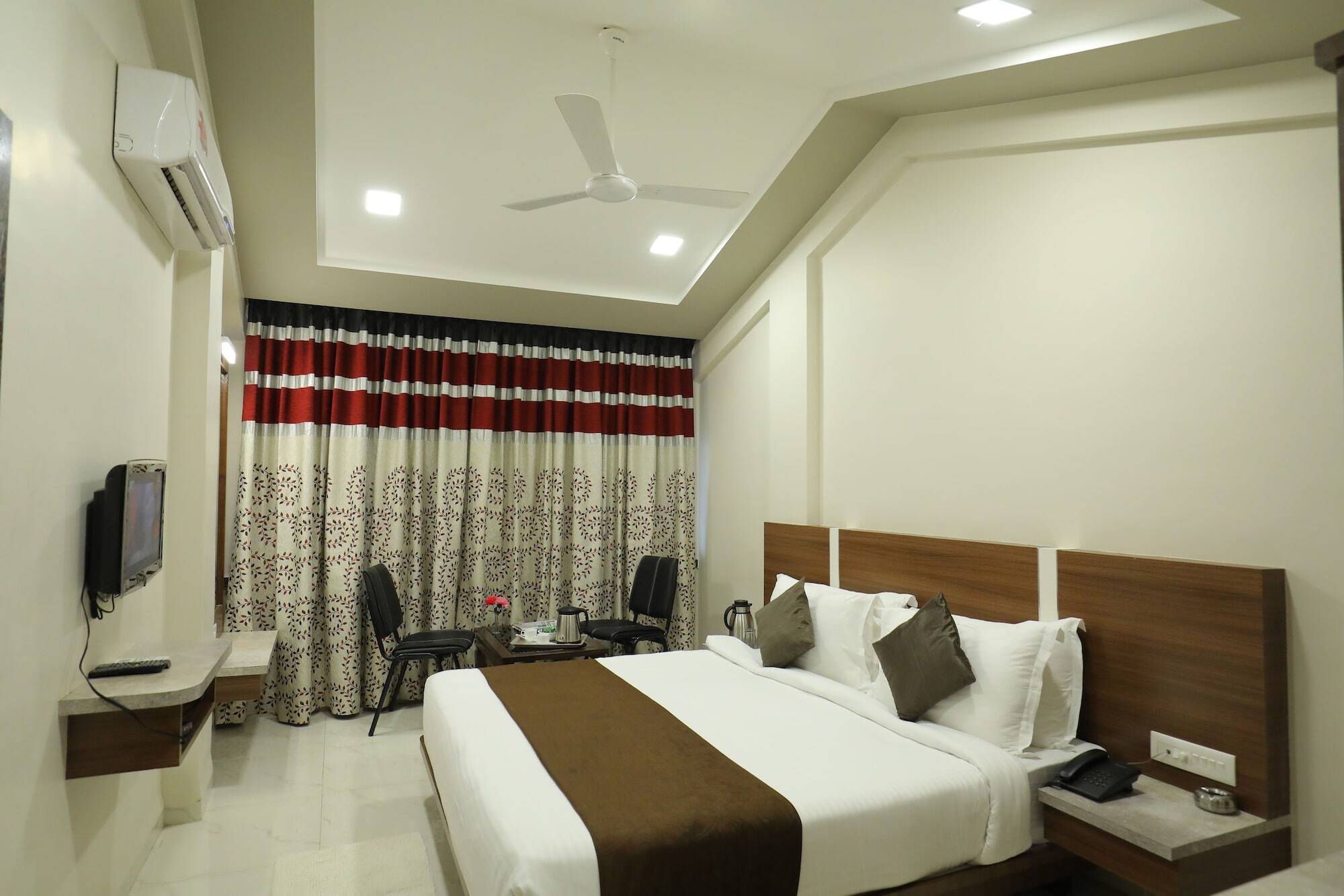 Highland Resort Lonavala Bagian luar foto