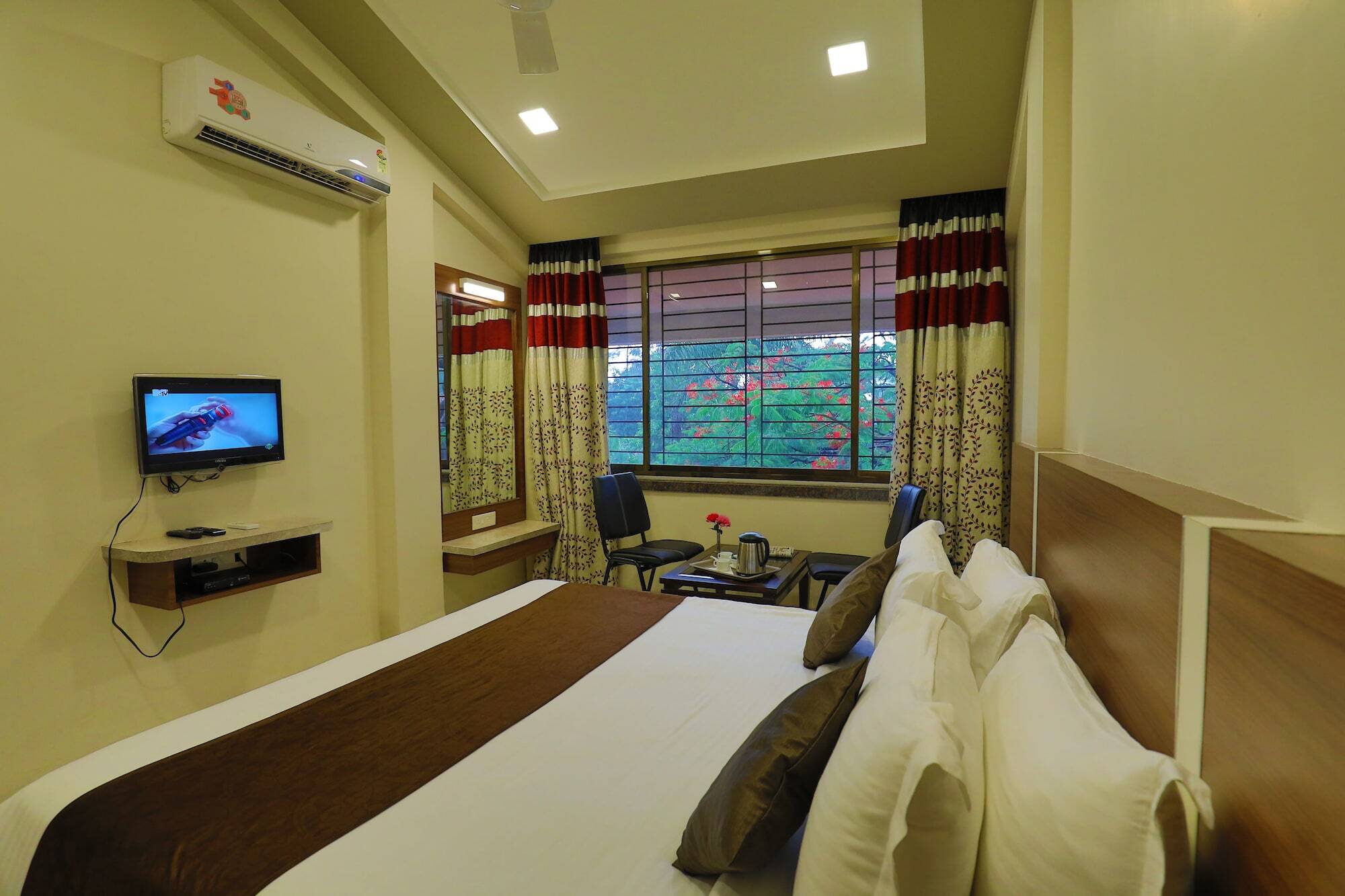 Highland Resort Lonavala Bagian luar foto